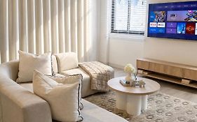 Sandton Celestial Apartment Power Backup Water Backup,Rooftop Pool,Walk To Sandton City